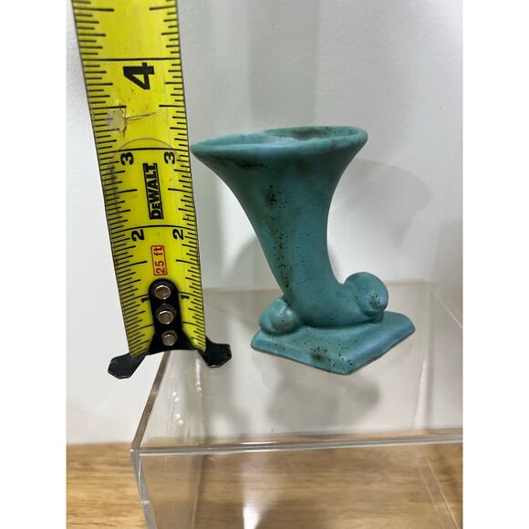 Made in the 40’s by Abingdon ? Pottery Cornucopia Vase - Picture 7 of 8